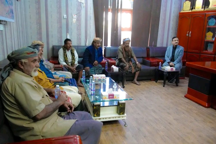مشايخ ووجهاء لقموش يؤكدون دعمهم لقيادة المحافظة ويجددون ثقتهم بالمحافظ بن الوزير وجهوده في تعزيز الأمن والاستقرار بشبوة