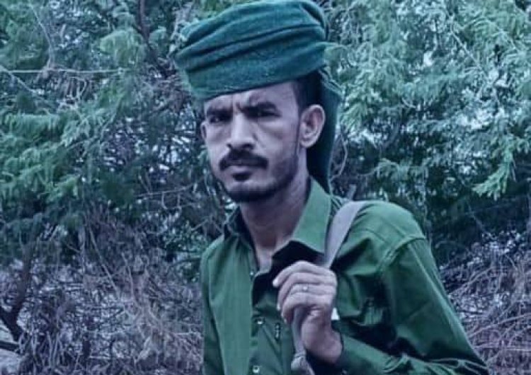 قائد مركز بئر الشيخ وضواحيها يقدم رسالة شكر وعرفان لمدير أمن أبين