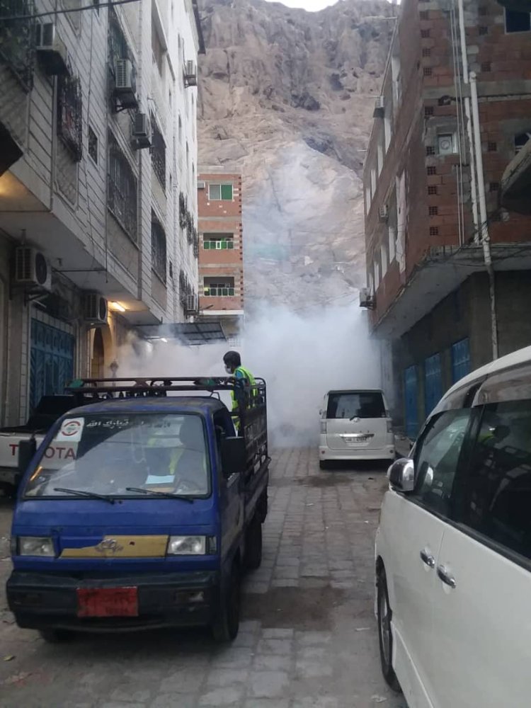 حملات مكثفة بصيرة للحد من تكاثر البعوض ومكافحة نواقل الأمراض