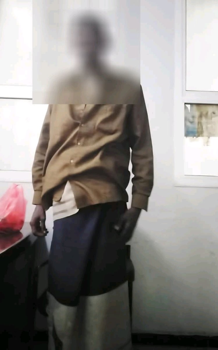 شرطة التواهي تلقي القبض على متهم بتخريب شبكة الصرف الصحي في حي العروسة