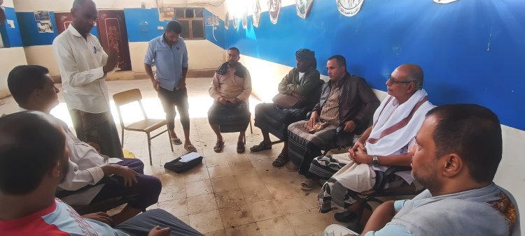 مدير مكتب الشباب والرياضة بلحج يلتقي باللجنة المنظمة لدوري 30 نوفمبر لمناقشة الترتيبات النهائية لانطلاق البطولة