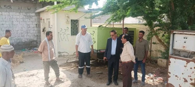 الشعبي الزهري يتفقدان سير العمل في مشروع إدخال أنظمة الطاقة الشمسية لمضخات الصرف الصحي في خورمكسر