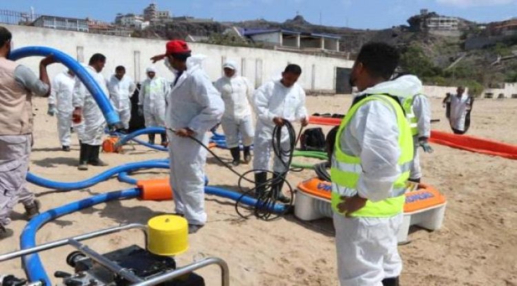 الشؤون البحرية تنفذ تدريب عملي ميداني حول استخدام معدات مكافحة التلوث في البحر