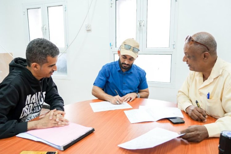 توقيع عقود المرحلة الثالثة من مشروع ترميم المنازل المتضررة في مديرية صيرة بعدن