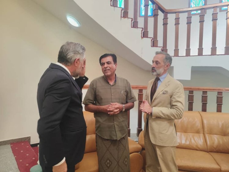 مدير عام مديرية القطن يلتقي بسفير الاتحاد الأوروبي وممثل الأمم المتحدة في سيئون