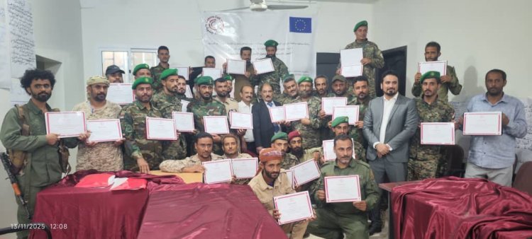 بحضور محافظ الضالع… اختتام الدورة التدريبية الخاصة في المعايير الإنسانية الدولية .