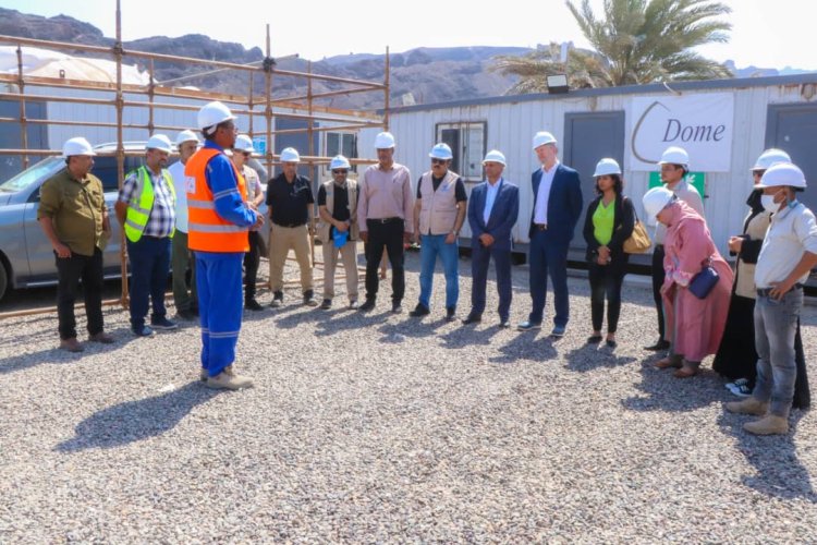 وفد البنك الدولي يطلع على سير العمل في مشروع محطة ضخ المياه بمنطقة البرزخ