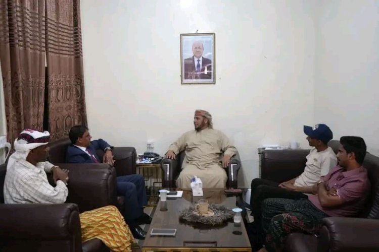 محافظ سقطرى يناقش مع وكيل هيئة حماية البيئة الجهود المشتركة لصون المحميات والتنوع الحيوي