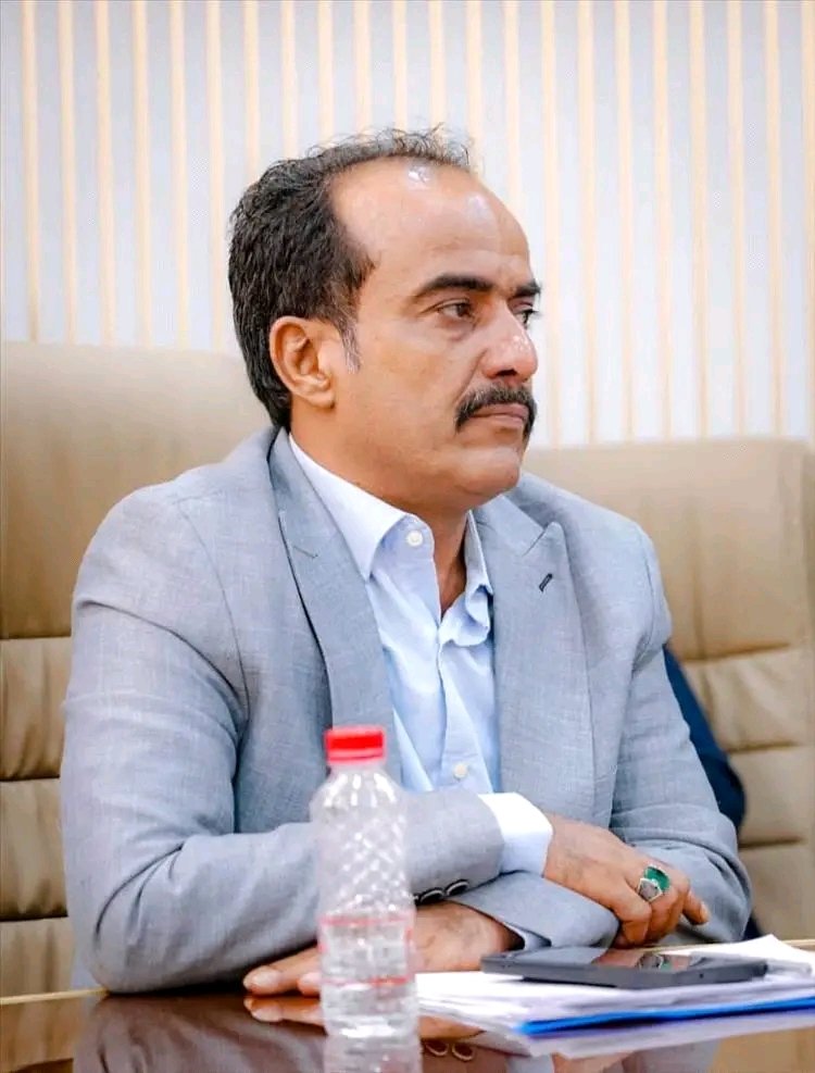 بعد تأهلهم إلى نهائي كأس العاصمة عدن.. مدير عام خورمكسر يقدّم مليوني ريال ويعلن إدراج مشروع توسعة نادي الجلاء ضمن خطة 2026