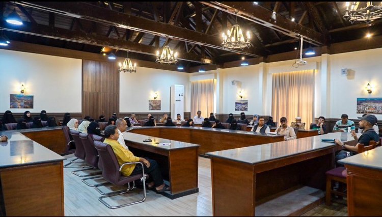 اجتماع لمناقشة خطط العمل ومستوى أداء ادارات المجلس المحلي بمديرية صيرة بعدن