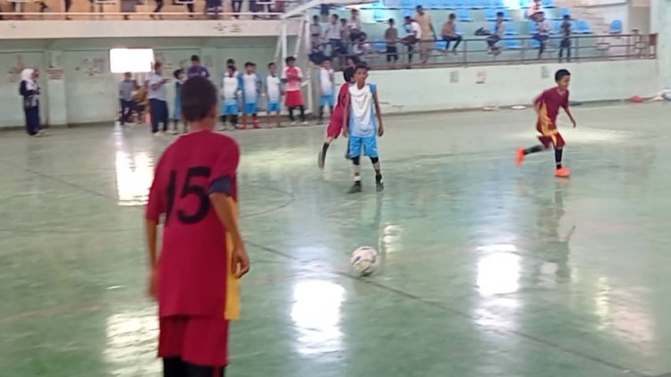 بطولة مدارس لحج الاهلية لكرة الصالات منافسة قوية وتأهل مستحق