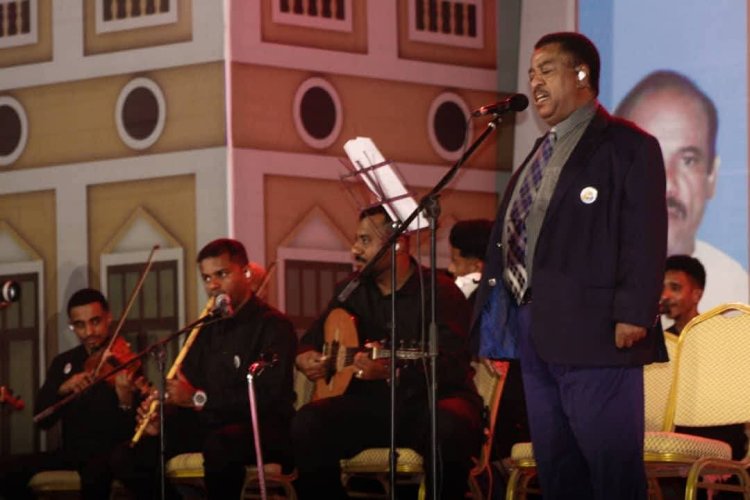 اختتام فعاليات اليوبيل الفضي للذكرى الـ25 لرحيل جوهرة الطرب بدوي زبير بمدينة الشحر