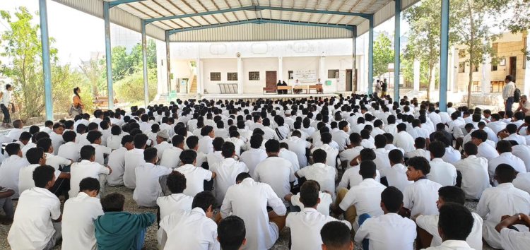 اختتام البرنامج التوعوي ضد الابتزاز الإلكتروني بعد استهداف عدد من الثانويات والمجمعات التعليمية بالمكلا