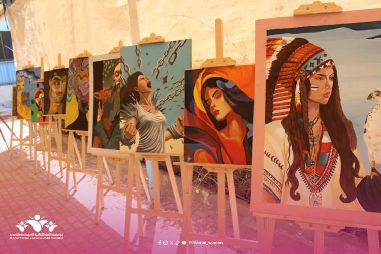 المكلا: مؤسسة الأمل النسوية تطلق المعرض المتنقّل لمناهضة العنف ضد المرأة بالشراكة مع كلية البنات