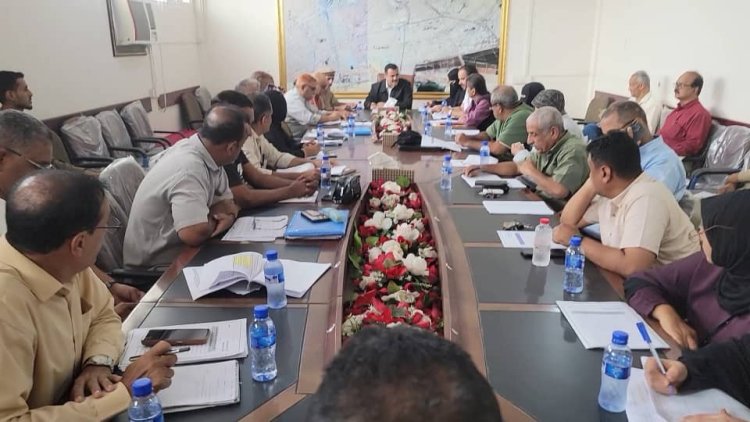 تنفيذي المنصورة يناقش تقارير الصرف الصحي ولجنة مجلس الآباء بمدارس المديرية