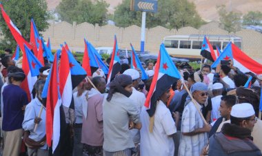 الشارع الحضرمي يعلن التصعيد الشامل مساندة شباب الغضب والمعتصمين في سيئون