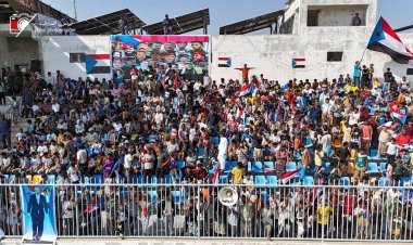 مشاركة فاعلة لطلاب المدارس في الكرنفال الجماهيري بعيد الاستقلال