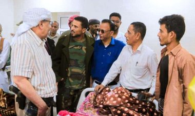 الكثيري يتفقد جرحى القوات المسلحة الجنوبية في مستشفى سيئون العام