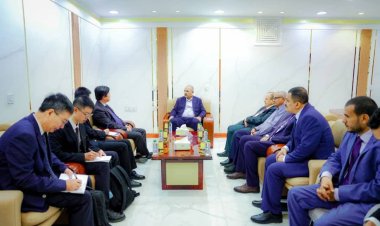 الرئيس الزُبيدي يبحث مع القائم بأعمال السفير الصيني تعزيز العلاقات الثنائية ودعم جهود التنمية