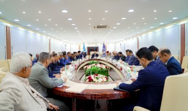 الرئيس الزُبيدي يرأس اجتماعًا مهمًا للقيادة التنفيذية العليا للمجلس الانتقالي الجنوبي