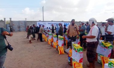 وصول الإنسانية تدشن توزيع 489 سلة غذائية و136 مادة إيوائية لمتضرري السيول في عدن ولحج