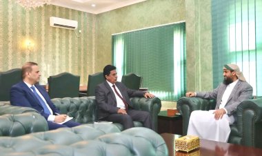 عضو مجلس القيادة المحرّمي يلتقي الأمين العام لمجلس الوزراء