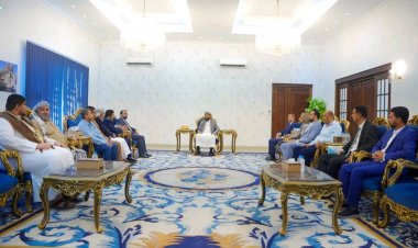 المحرّمي يلتقي قيادات من أبناء المهرة ويؤكد دعم جهود الاستقرار والتنمية بالمحافظة