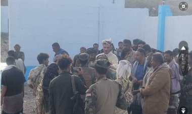 بحضور رئيس الهيئة التنفيذية بالمحافظة… رفع أعلام دولة الجنوب العربي على المرافق الحكومية في مديرية الوضيع