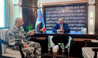 الرئيس الزُبيدي يطّلع على جاهزية قوات خفر السواحل