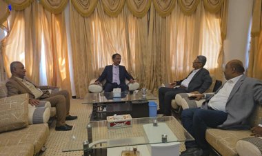 باعوم يلتقي مدير عام سيئون ومدير صندوق النظافة لبحث تعزيز الخدمات وتحسين المنظومة الميدانية