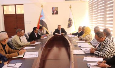 مجلس المستشارين يستعرض المستجدات السياسية والعسكرية وانتصارات القوات الجنوبية