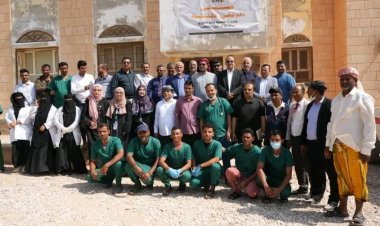 وزير الصحة ومحافظ سقطرى يتفقدان عدداً من المرافق الصحية في مديريتي قلنسية وحديبوه