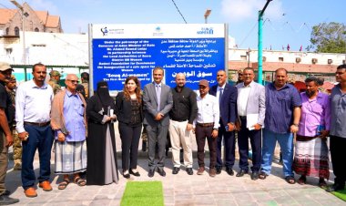 محافظ عدن يدشّن المساحة الآمنة للنساء “سوق الوومن” وعدد من المشاريع في مديرية صيرة