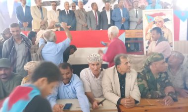 مخيم الاعتصام المفتوح بزنجبار يشهد انضمام قيادات السلطة المحلية بالمحافظة والمديريات وتأييدهم لمطالب إعلان الدولة الجنوبية