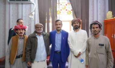 محافظ شبوة يستقبل قيادات سياسية ومجتمعية ويؤكد أولوية الاستقرار والتنمية