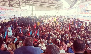 زخم شعبي ورسمي غير مسبوق تشهده ساحات الأعتصام المفتوح بأبين.. ( تقرير )