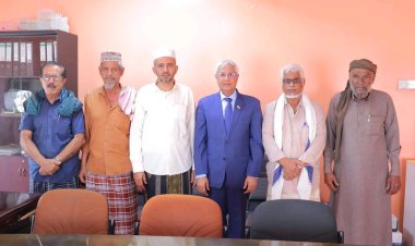 فريق التوجيه والرقابة الرئاسي يلتقي مدير عام أوقاف ساحل حضرموت