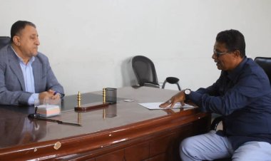 الأمين العام للمجلس المحلي بأبين يبحث ويناقش آليات دعم وتنفيذ المشاريع التنموية مع مدير عام مكتب التخطيط