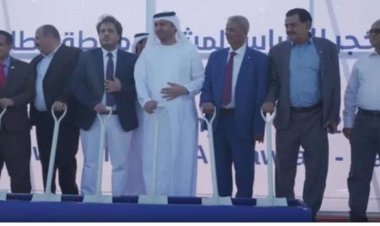 بتمويل إماراتي ..وضع حجر اساس لمشروع الطاقة الشمسية في لحج