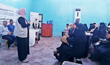 محاضرة توعوية حول مخاطر الابتزاز الإلكتروني في كليتي الإعلام والآداب