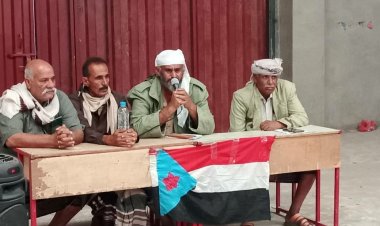 مخيم الاعتصام المفتوح بالمنطقة الوسطى يحتضن ندوة سياسية توعوية