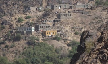 مليشيا الحوثي تقصف قرية  الرباط  بالضالع وتشن حملة اختطافات واسعة في  ماوية بتعز