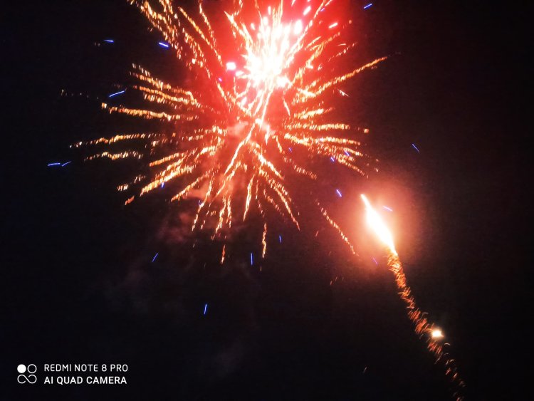 الألعاب النارية تضيء سماء زنجبار احتفاء بانتصارات القوات الجنوبية في وادي وصحراء حضرموت