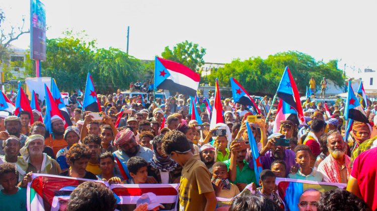 مدينة زنجبار تشهد تظاهرة حاشدة مؤيدة لتطهير صحراء ووادي حضرموت