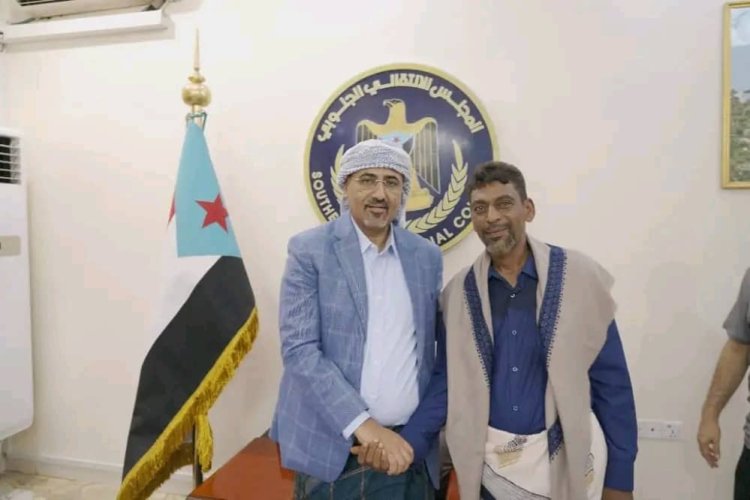 القيادي صالح أبو الشباب يُهنئ الرئيس الزبيدي بالانتصار الذي تحقق في سيئون