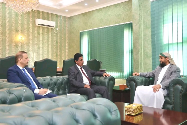 عضو مجلس القيادة المحرّمي يلتقي الأمين العام لمجلس الوزراء