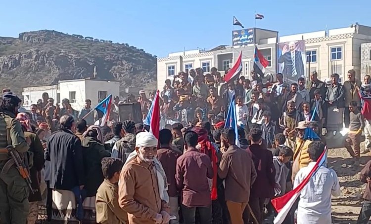 مديرية الضالع تنتفض في أول أيام الاعتصام المفتوح بالضالع