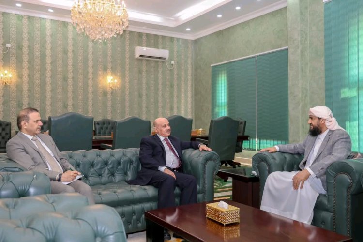 المحرّمي يلتقي محافظ البنك المركزي ويؤكد دعم جهود الاستقرار النقدي