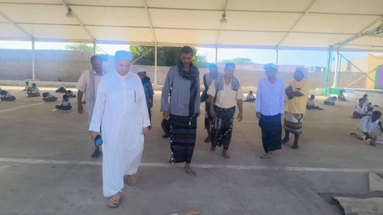 انتقالي أحور والسلطة المحلية يدشّنان امتحانات الفصل الدراسي الأول في عدد من مدارس المديرية