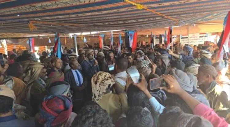 شبوة.. توافد أبناء مديرية الصعيد إلى مخيم الاعتصام
